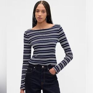 Gap modern boat neck stripe shirt
